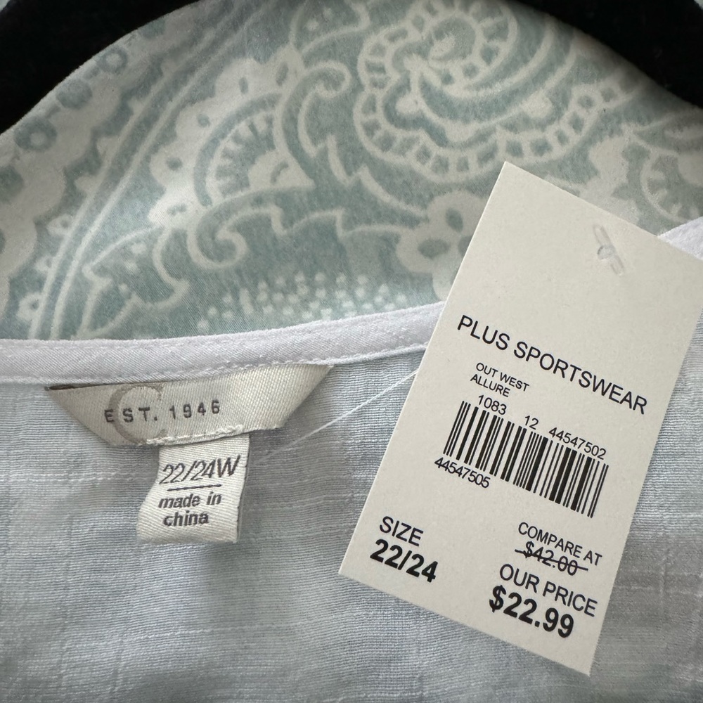 NWT beautiful Spring blouse - Picture 4 of 5